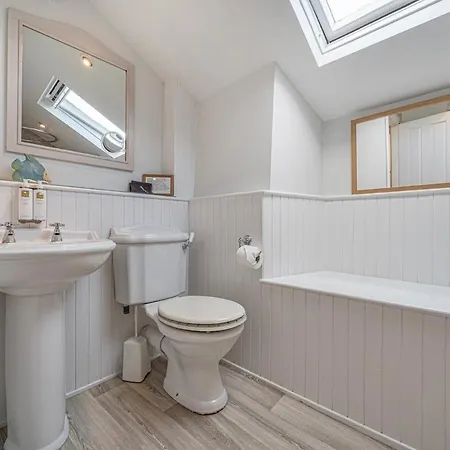 Number Seven Grade Ii Listed Cosy With Free Parking Tatil Evi *