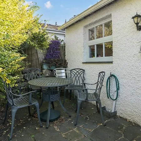 Feriehus Number Seven Grade Ii Listed Cosy With Free Parking *