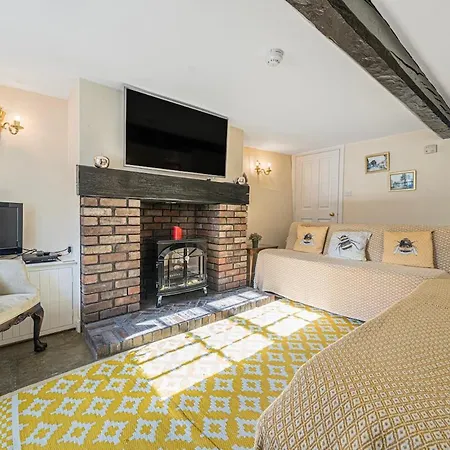 Tatil Evi Number Seven Grade Ii Listed Cosy With Free Parking *