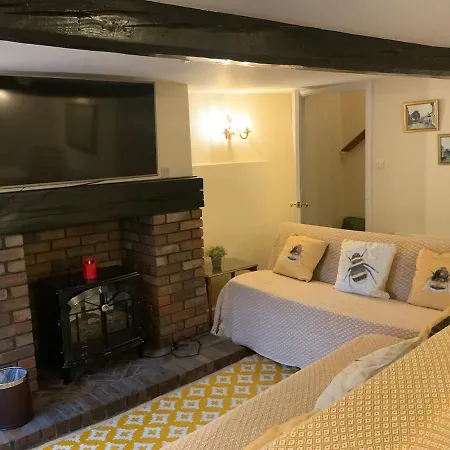 Number Seven Grade Ii Listed Cosy With Free Parking Tatil Evi *